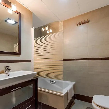 Genteel Eslava Terrace Apartment